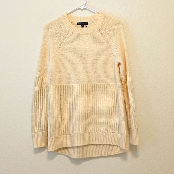 Banana Republic wool blend cream color sweater size small. - Picture 1 of 9